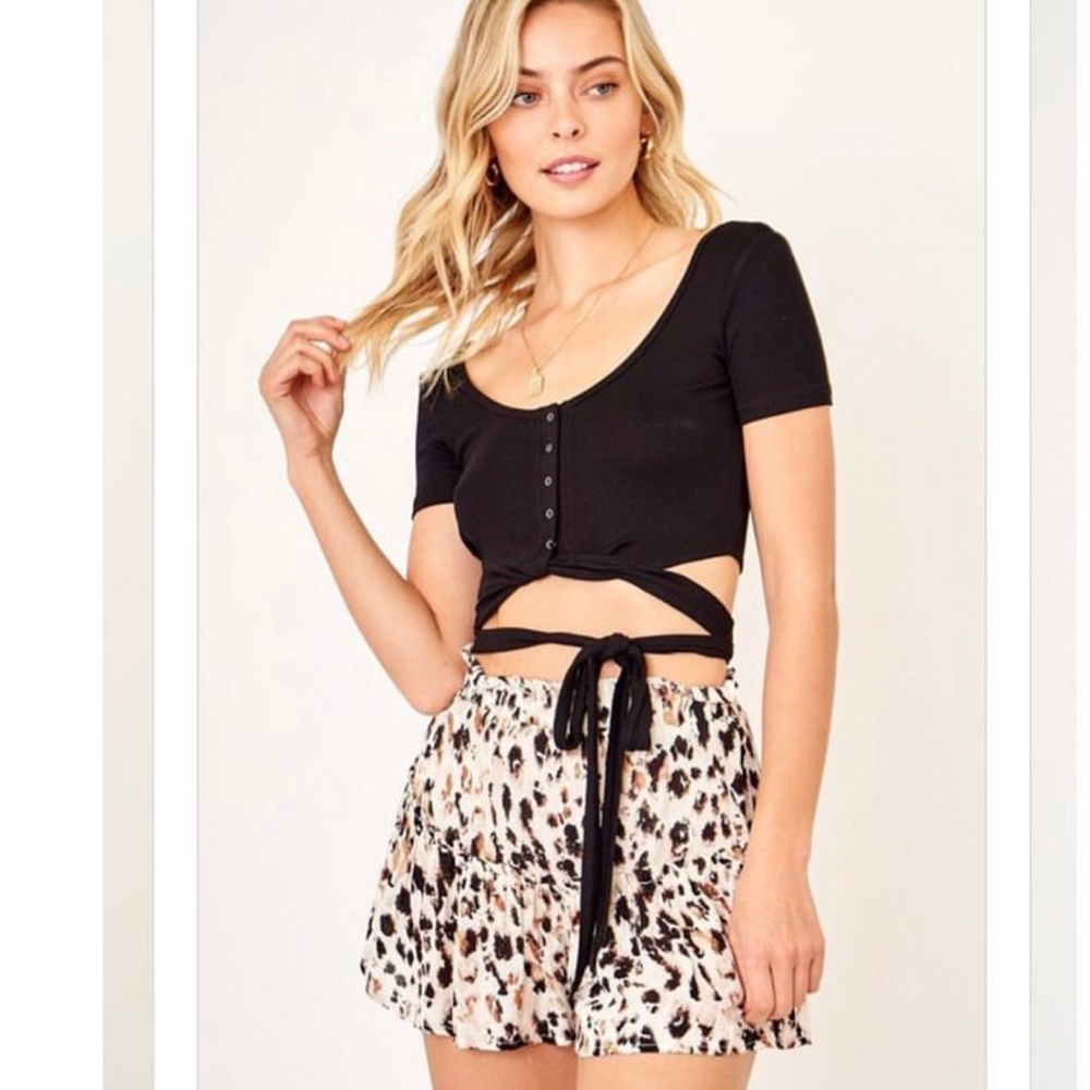 Black button up front style crop Wrap Top